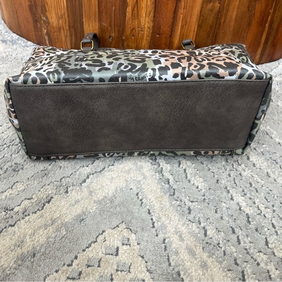 Sakroots Metro Tote Purse Coated Canvas Handbag Giraffe Charm Canvas Blue Desert - Picture 8 of 10